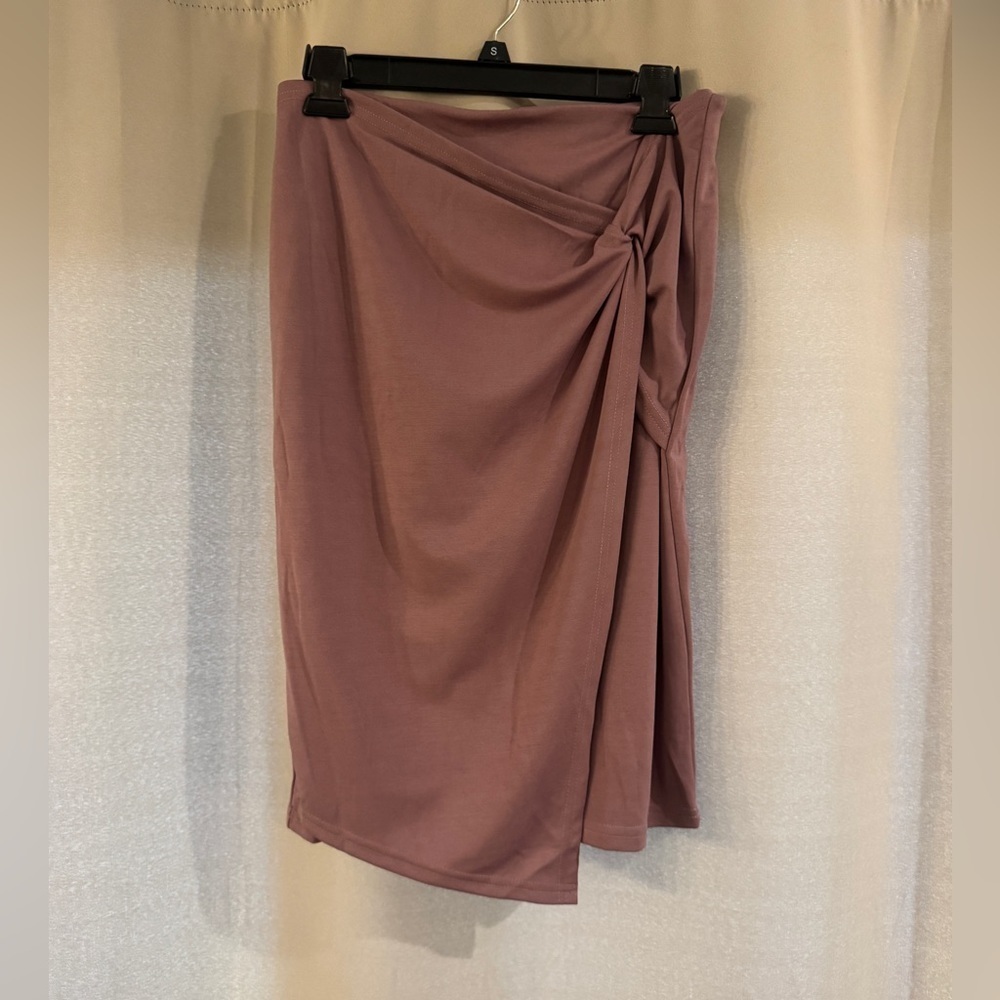 NWT Kate Kassie  Mauve Skirt